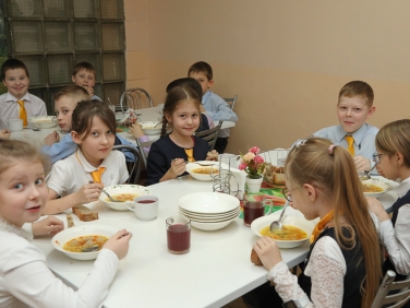 Горячим питанием с 1 сентября будут обеспечены все учащиеся начальных классов в Липецкой области