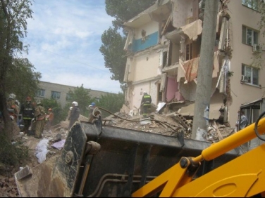 Жители рухнувшего в Астрахани дома получили новые квартиры.