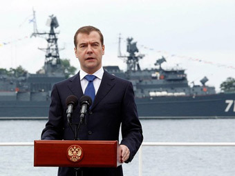 Отказ Медведева посетить Севастополь объяснили газовыми разногласиями.