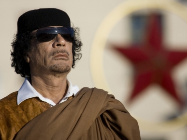 Интерпол выдал ордер на арест Каддафи.