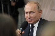 Президент России Владимир Путин обсудил с общественниками меры социальной поддержки населения
