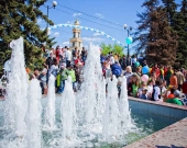 В Липецке открыли сезон фонтанов.
