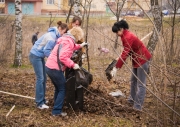 Социальная акция по уборке территории Нижнего парка.