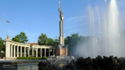 Памятник советским воинам в Вене осквернили третий раз за полгода