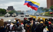 Мадуро за день до очередной акции протеста вновь призвал оппозицию Венесуэлы к диалогу