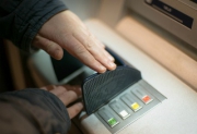Россиянам дали советы по защите от мошенничества с банкоматами