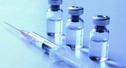 Академик РАН допустил вакцинацию в России от COVID-19 по «военному» пути