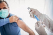 Первые вакцины от коронавируса выпустят в течение двух недель