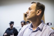 Кремль прокомментировал суд над Навальным фразой «оскорблять ветеранов нельзя»