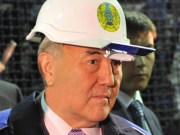 Таджики провозгласили Назарбаева "Властелином труда".