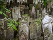 Вандалы осквернили старое еврейское кладбище в Германии