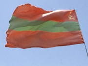 Молдавские коммунисты оспорили запрет на серп и молот.