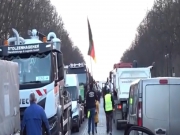 Немецкие фермеры 10 января вывели на улицы города Аугсбург в Северной Швабии более 1 тысячи тракторов
