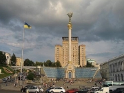 Митинг с требованием вернуть с фронта военнослужащих прошёл на центральной площади Киева