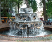 В Грузии открылся фонтан с чачей.