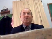 На YouTube попало русофобское выступление молдавского учителя.