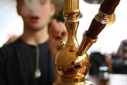 Около 20 торговцев опасными курительными смесями задержаны в России.
