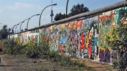 Германия отмечает 25-летие падения Берлинской стены.