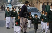 Пакистан отменил мораторий на смертную казнь после захвата школы в связи с терактом в Пешаваре.