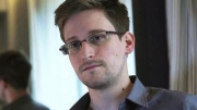 Эдвард Сноуден рассказал о критике России бывшим главой ЦРУ.