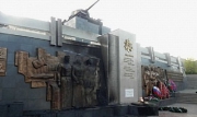 В Улан-Удэ задержан подозреваемый в поджоге венков на мемориале Победы.