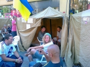 Сторонники и противники Тимошенко подрались из-за лапши.