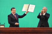 Избранный президент Узбекистана Мирзиеев принес присягу и вступил в должность