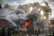 Пожар в мастерской по ремонту мебели в Екатеринбурге потушен