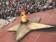 Во Владивостоке из-за долгов погас Вечный огонь.