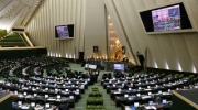 Более 10 человек ранены при нападении на парламент Ирана и мавзолей Хомейни
