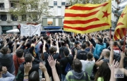 Каталонские студенты вышли на акции протеста на улицы Барселоны