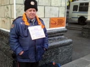 На Майдан пришел человек с посланием к Ющенко.